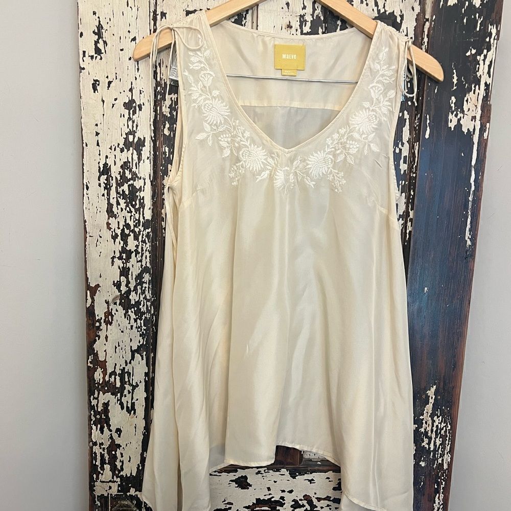 Women’s Maeve Anthropologie silk embroidered tie blouse with Claire’s sides. S